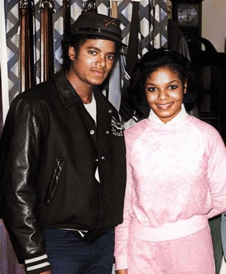 Janet Jackson Shares Photo On 13th Anniversary of Michael’s Death – Hollywood Life