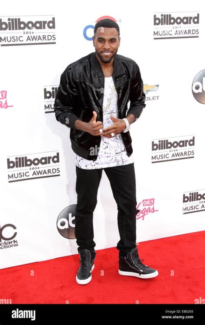 Jason Derulo’s Hot Performance Rocks The 2014 Billboard Awards
