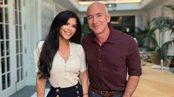 Jeff Bezos Calls Lauren Sanchez ‘Big-Hearted’ In Their First Interview – Hollywood Life