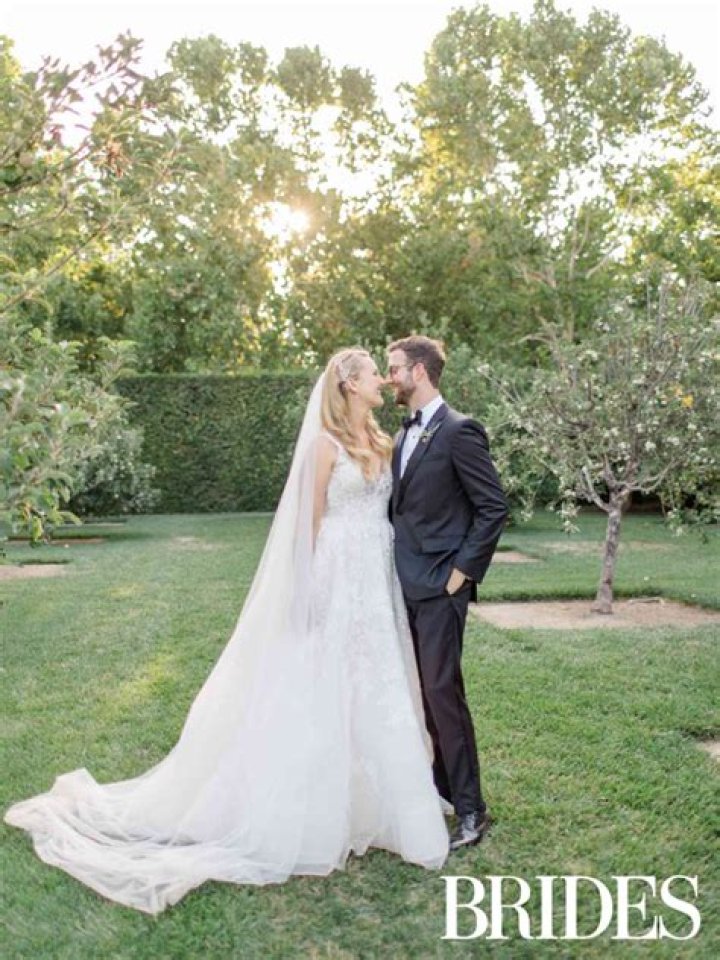 Jeff Bridges, 72, Beams With Pride Walking Daughter Hayley, 36, Down The Aisle: Photos