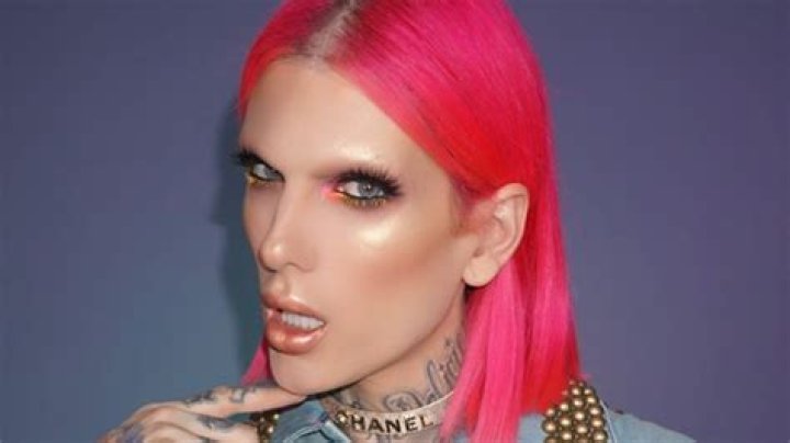 Jeffree Star Tests ‘Sex-Proof’ Mascara From Urban Decay By Giving BF Blowjob – Hollywood Life