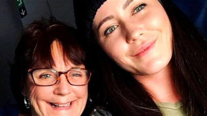Jenelle Evans Reunites With Mom Barbara After Custody Battle – Hollywood Life