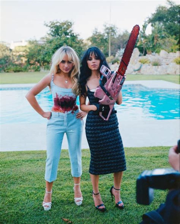 Jenna Dewan Seemingly Shades Camila Cabello & Calls Her ‘Extra’ During AMAs Performance