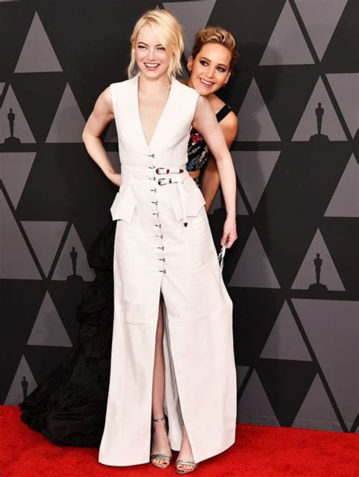 Jennifer Lawrence’s Craziest Award Show Moments — PICS