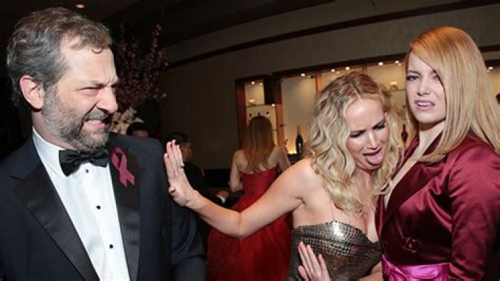 Jennifer Lawrence Licks Emma Stone’s Cleavage At The Oscars – Hollywood Life