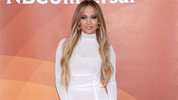 Jennifer Lopez’s Backless White Dress In Vegas – Photos – Hollywood Life