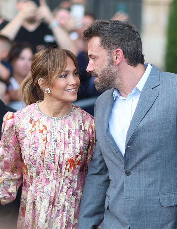 Jennifer Lopez & Ben Affleck Lovingly Gaze At Each Other Heading To Dinner: Photos