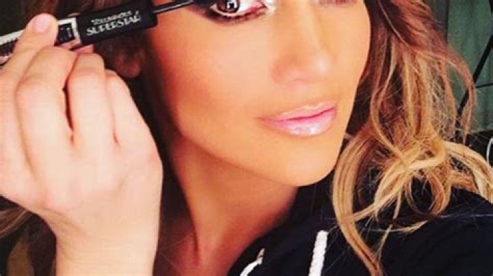Jennifer Lopez’s Mascara — Shop Her Favorite L’Oreal Pick & More – Hollywood Life