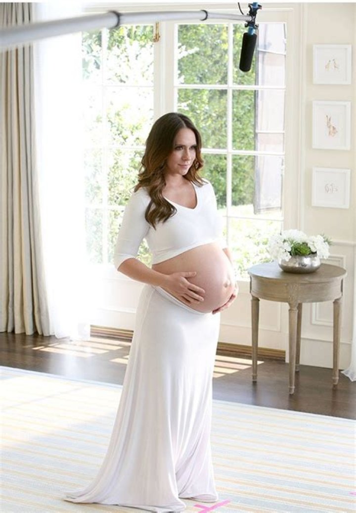 How To Avoid Pregnancy Stretch Marks – Hollywood Life