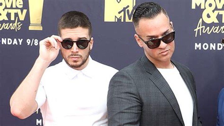 ‘Jersey Shore’s Vinny & The Situation Reveal They Did An Eiffel Tower – Hollywood Life