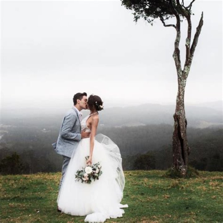 [PICS] Jess Bauer & Gabriel Conte Married — YouTube Star Weds GF – Hollywood Life