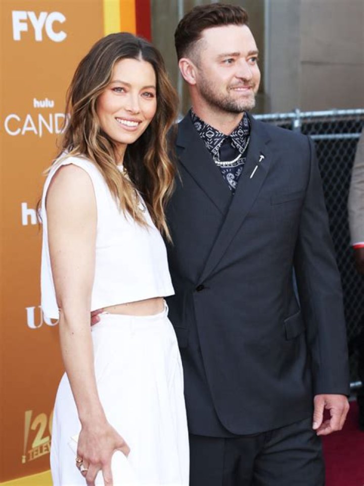 Jessica Biel’s Ab Workout Features Cameo By Justin Timberlake: Watch – Hollywood Life