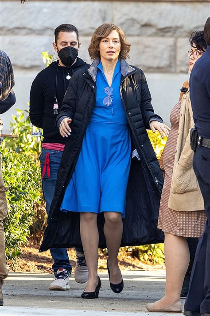 Jessica Biel Is Unrecognizable As Candy Montgomery In On-Set Photos – Hollywood Life