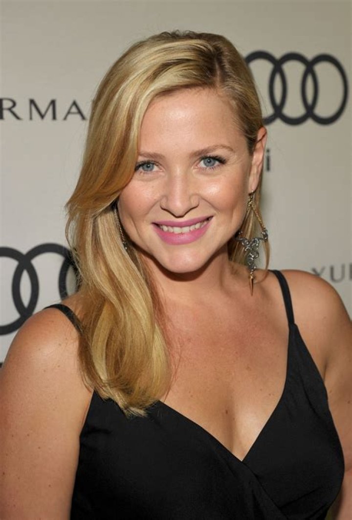 Jessica Capshaw Celebrity Profile – Hollywood Life