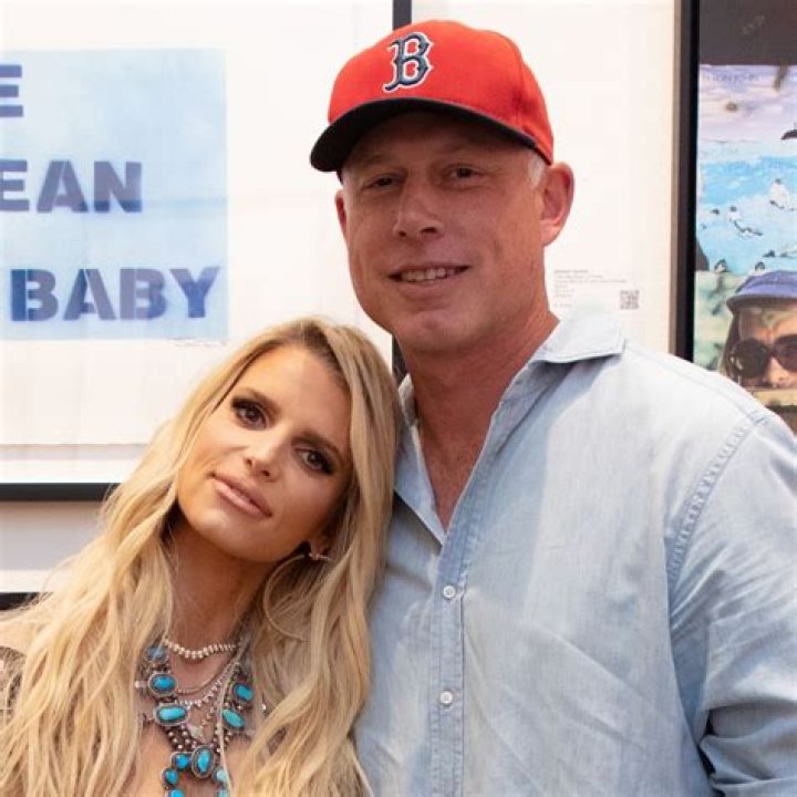 Jessica Simpson Shows Off Plumper Lips As She Celebrates 11 Year Engagement Anniversary With Husband
