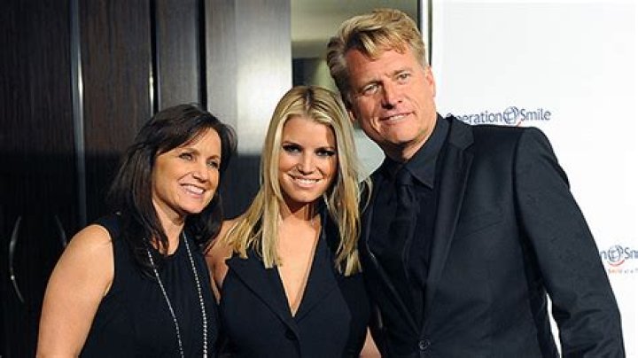 Jessica Simpson Reveals Dad Joe Has Cancer In Maxwell Post: Photo – Hollywood Life