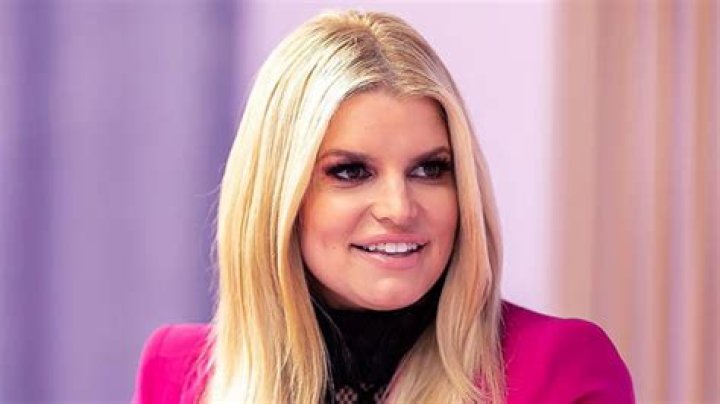 Jessica Simpson Celebrates 4 Years Sober With ‘Unrecognizable’ Photo – Hollywood Life