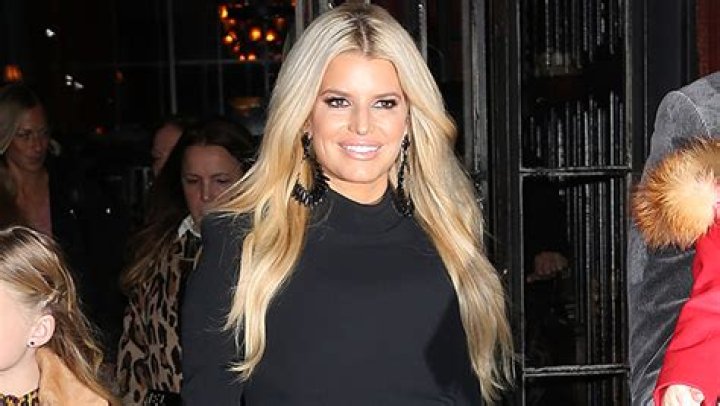 Jessica Simpson’s Plunging Black Dress Eric Johnson Weight Loss Photo – Hollywood Life