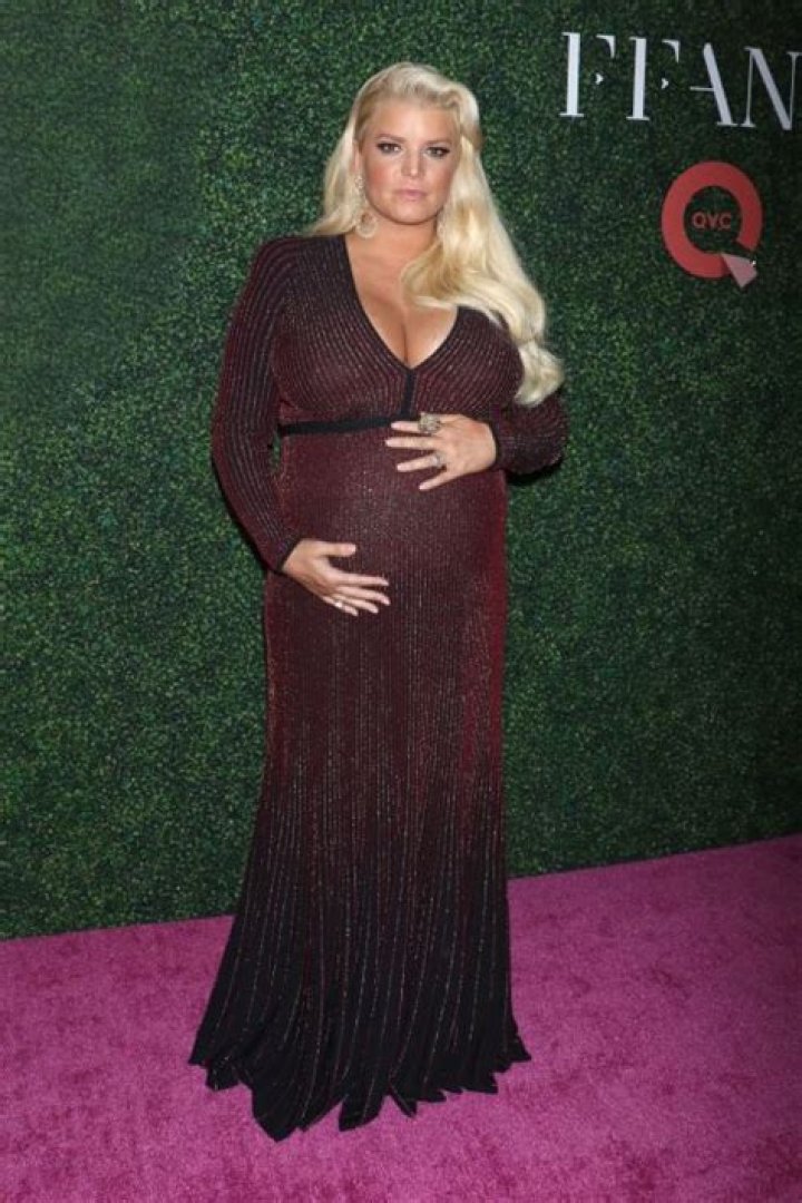 See The Maternity Pics! – Hollywood Life