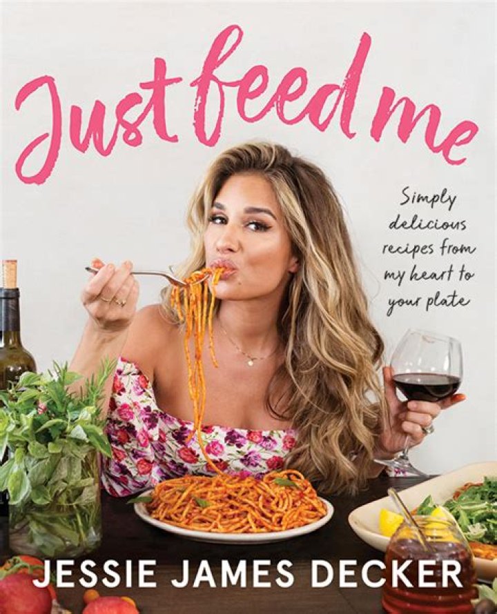 Jessie James Decker’s Crab Bisque Recipe From Her New Cookbook – Hollywood Life