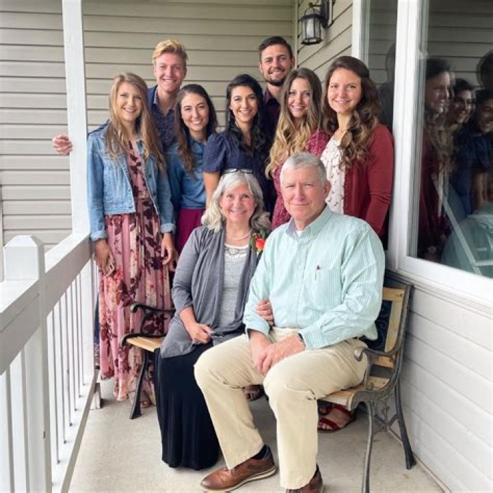 Jill Duggar’s Husband Derick Says Jim Bob Tried to ‘Control’ Them – Hollywood Life