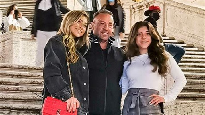Joe Giudice Misses Gia & Milania ‘Like Crazy’ 1 Week After His Daughters Return To US Since Visiting Him In Italy