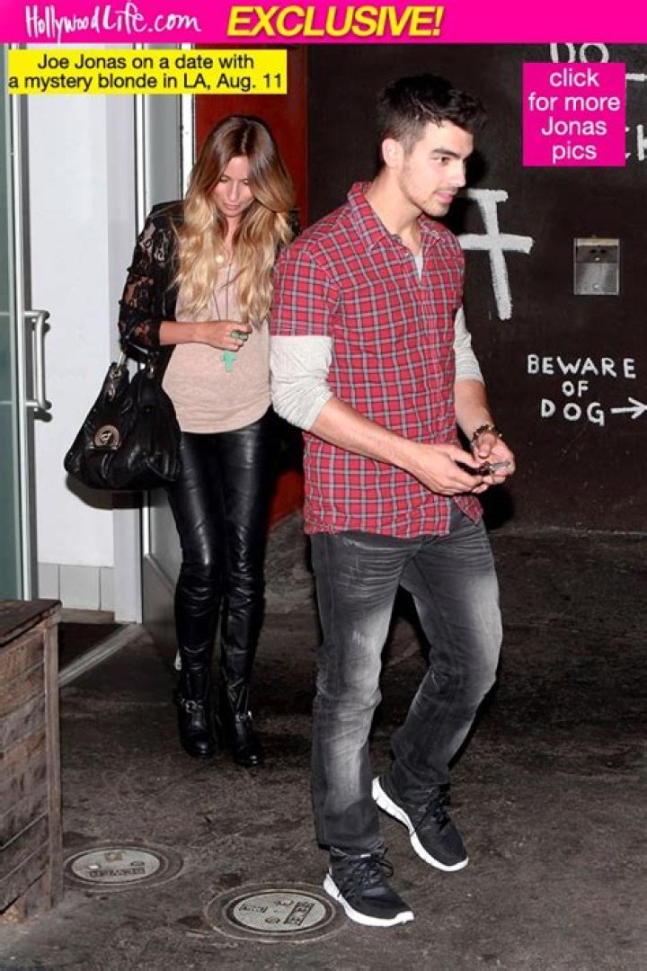 Joe Jonas Was 'Very Affectionate' With A Girl At Hollywood Restaurant, Says Eyewitness