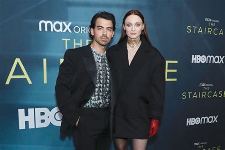 Joe Jonas Holds Hands With Daughter Willa in New York City: Photos – Hollywood Life