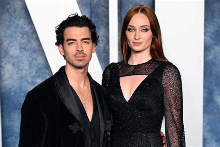Joe Jonas ‘Loves’ Independent GF Sophie Turner & Here’s Why You Should Too