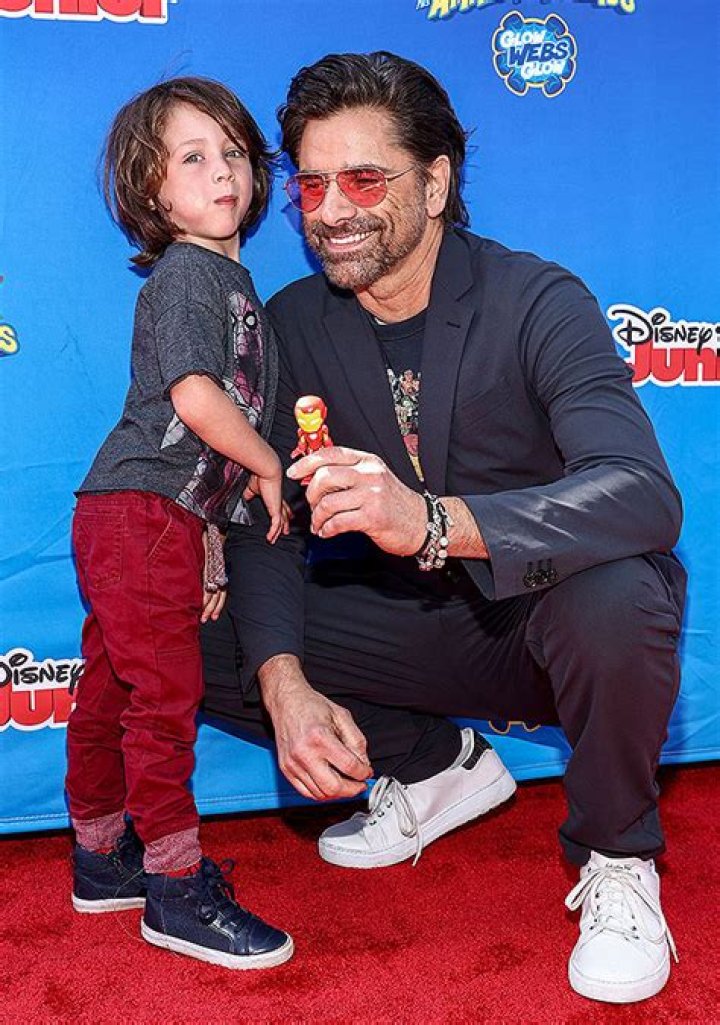 John Stamos & Son Billy Join Beach Boys For Performance: Photos – Hollywood Life