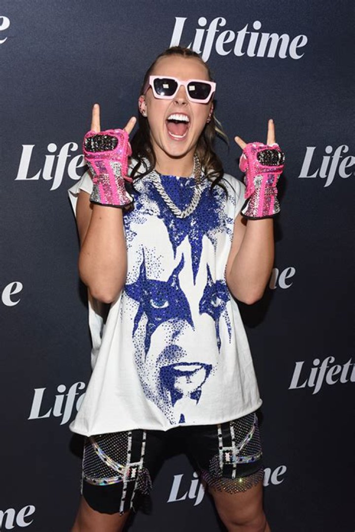 JoJo Siwa Claims She Got Punched in the Eye During 21st Birthday Celebration