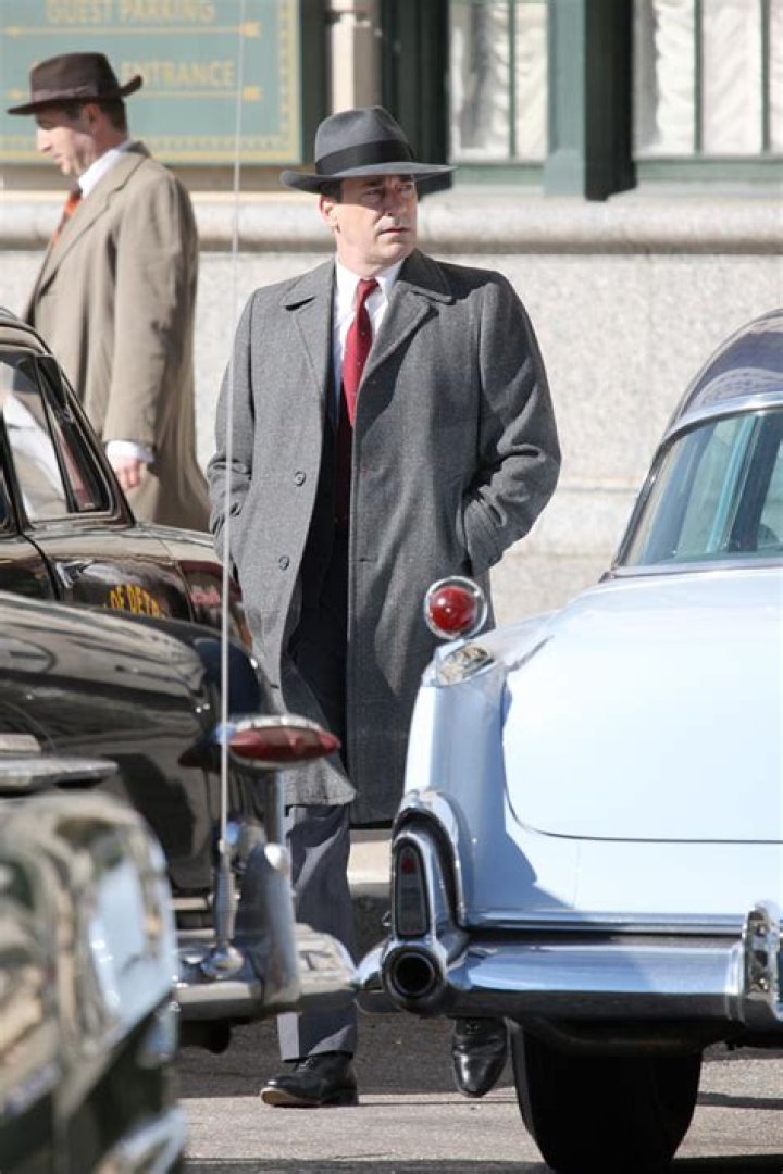 John Hamm Looks Like Don Draper In New Film ‘No Sudden Move’: Pic – Hollywood Life