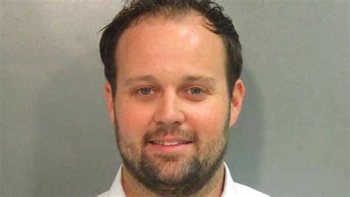 Josh Duggar Debuts Beard In First Prison Photo – Hollywood Life