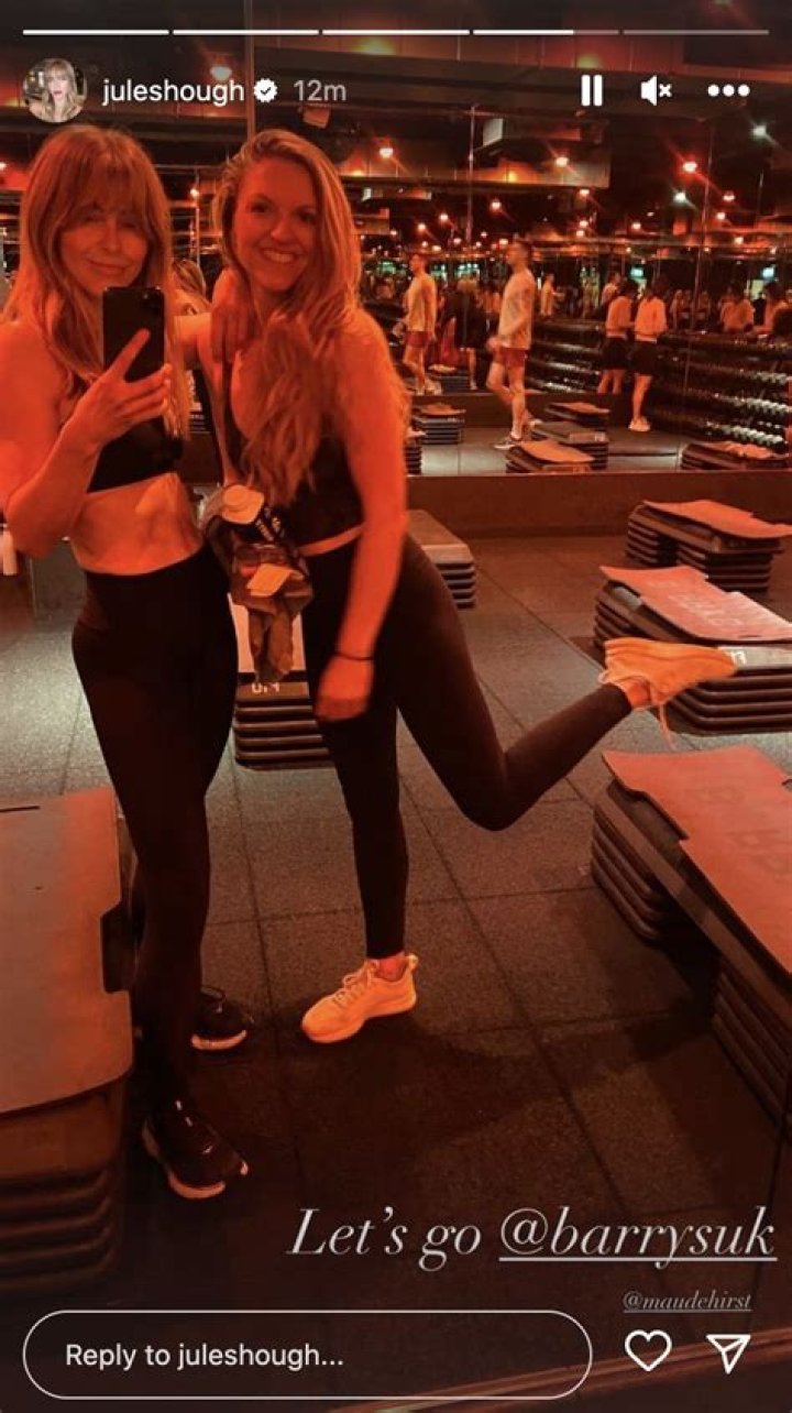 Photos Of Her Showing Off Six Pack – Hollywood Life