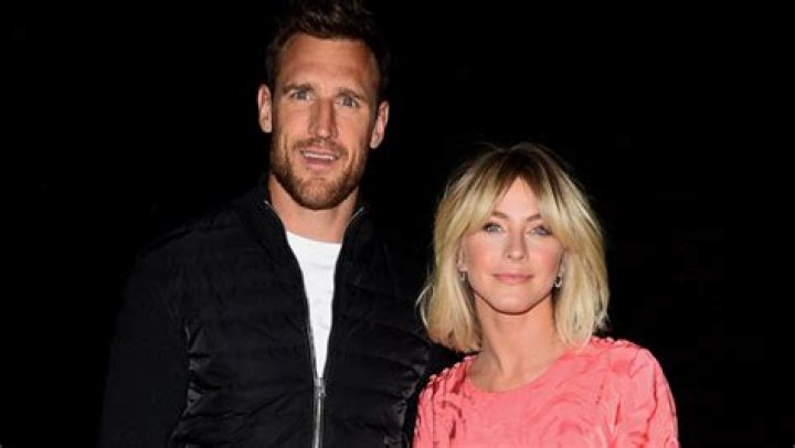 Julianne Hough & Brooks Laich Having An ‘Amazing Time’ Vacationing In Idaho 4 Mos. After Split