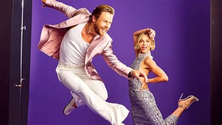 [PICS] Julianne Hough Photos — See Pics Of The Star – Hollywood Life