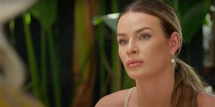 Juliette Porter Talks ‘Siesta Key’ Season 5 & Kelsey: Exclusive – Hollywood Life