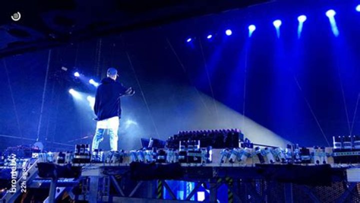 Bronte Blampied Backstage At Justin Bieber’s Concert — PICS