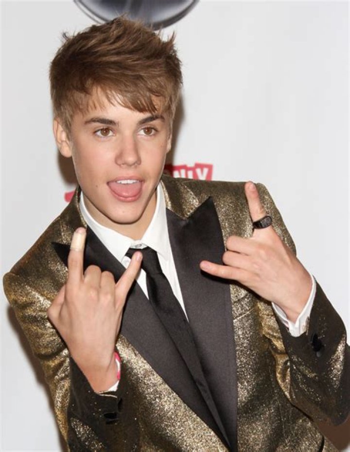 Justin Bieber Wants A Tattoo Inside The Bottom Of His Lip