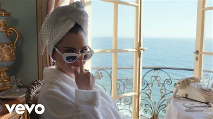 Selena’s Vid Is On A Loop – Hollywood Life