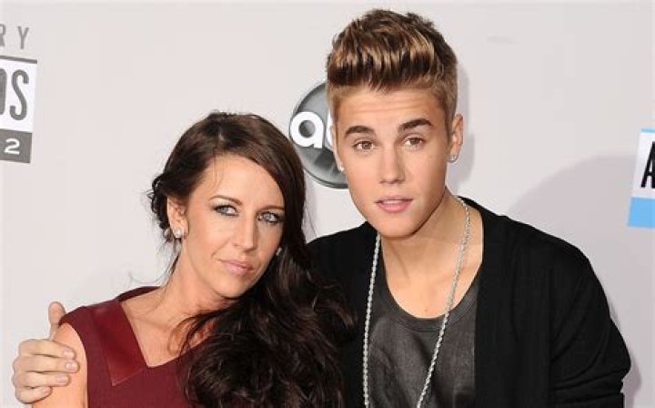 Pattie Mallette & Justin Bieber — SEE PICS