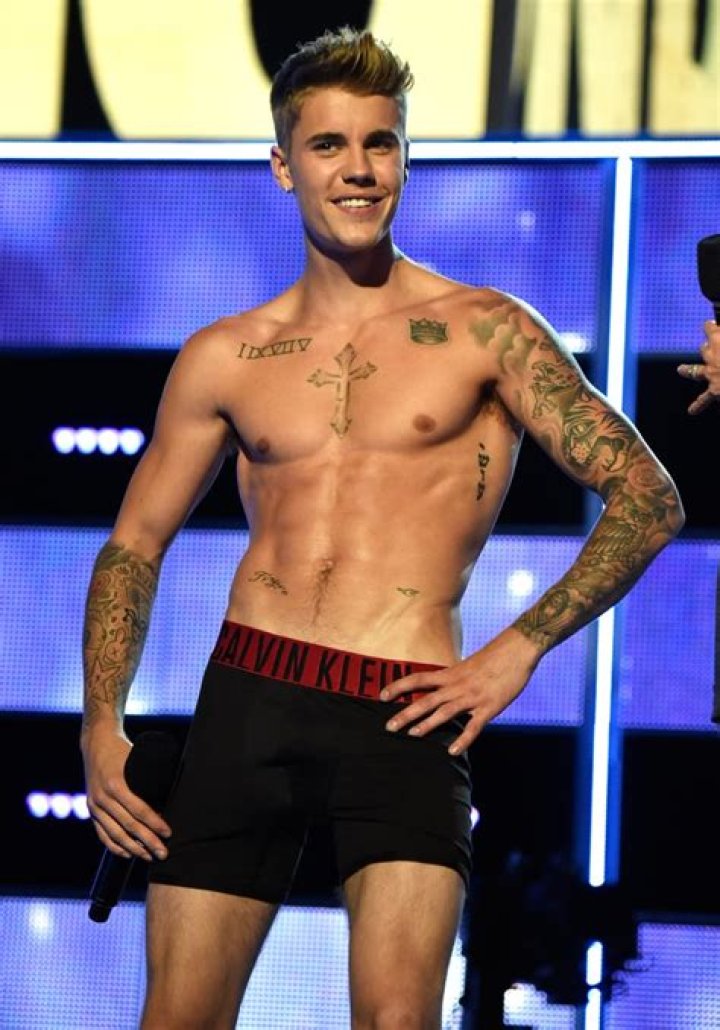 Justin Bieber Goes Shirtless & Shows Off His Calvin Klein Boxers After Hitting The Gym — Pic