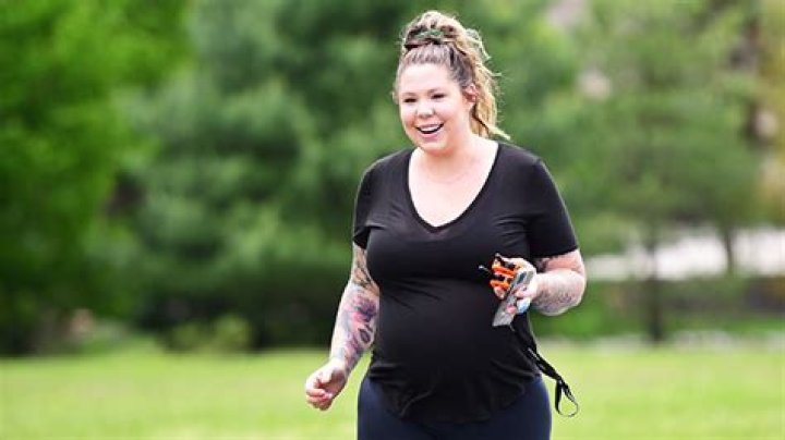 ‘Teen Mom 2’s Kailyn Lowry Shows Off Her Nearly 33-Week Baby Bump In Bikini & Sheer Coverup
