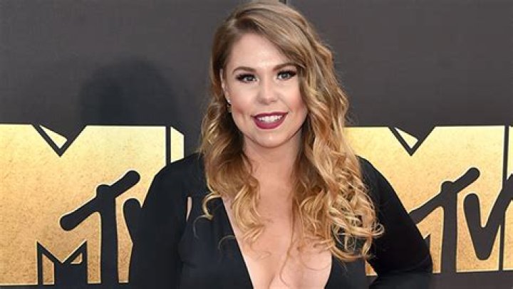 ‘Teen Mom 2’ Star Kailyn Lowry Claps Back After She’s Accused Of Sleeping Around & Chasing Men