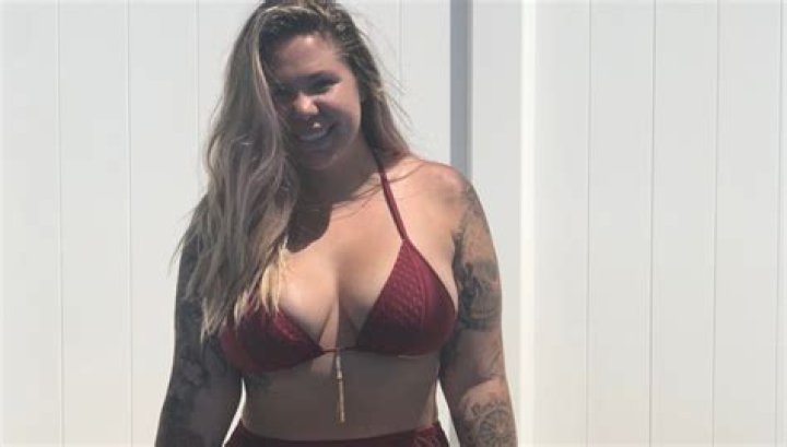 ‘Teen Mom’ Kailyn Lowry Shows Off Her Sexy Cleavage In Bikini & Spencer Pratt Is Here For It