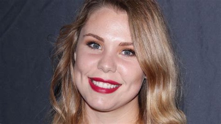 Kailyn Lowry Hair Makeover: Shows Off Stunning Darker Locks In Gorgeous New Photo