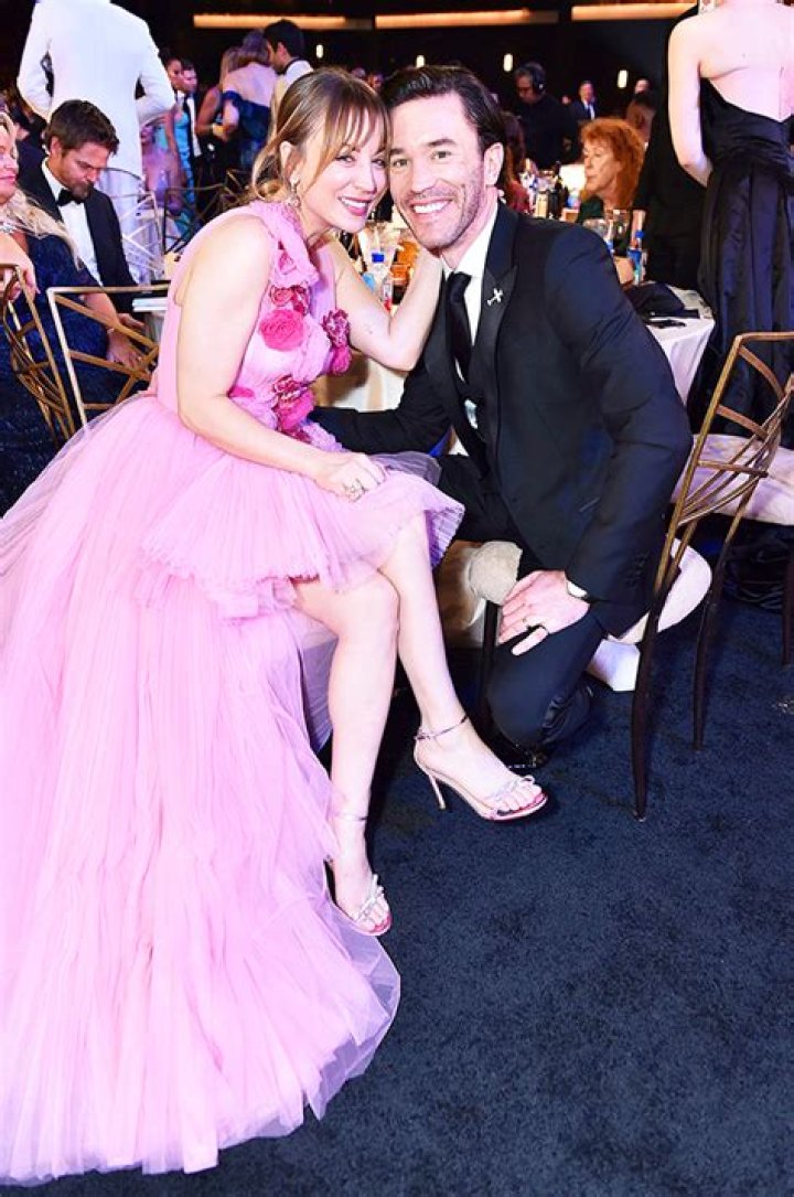 Kaley Cuoco Is Pregnant, Expecting 1st Child With Tom Pelphrey – Hollywood Life