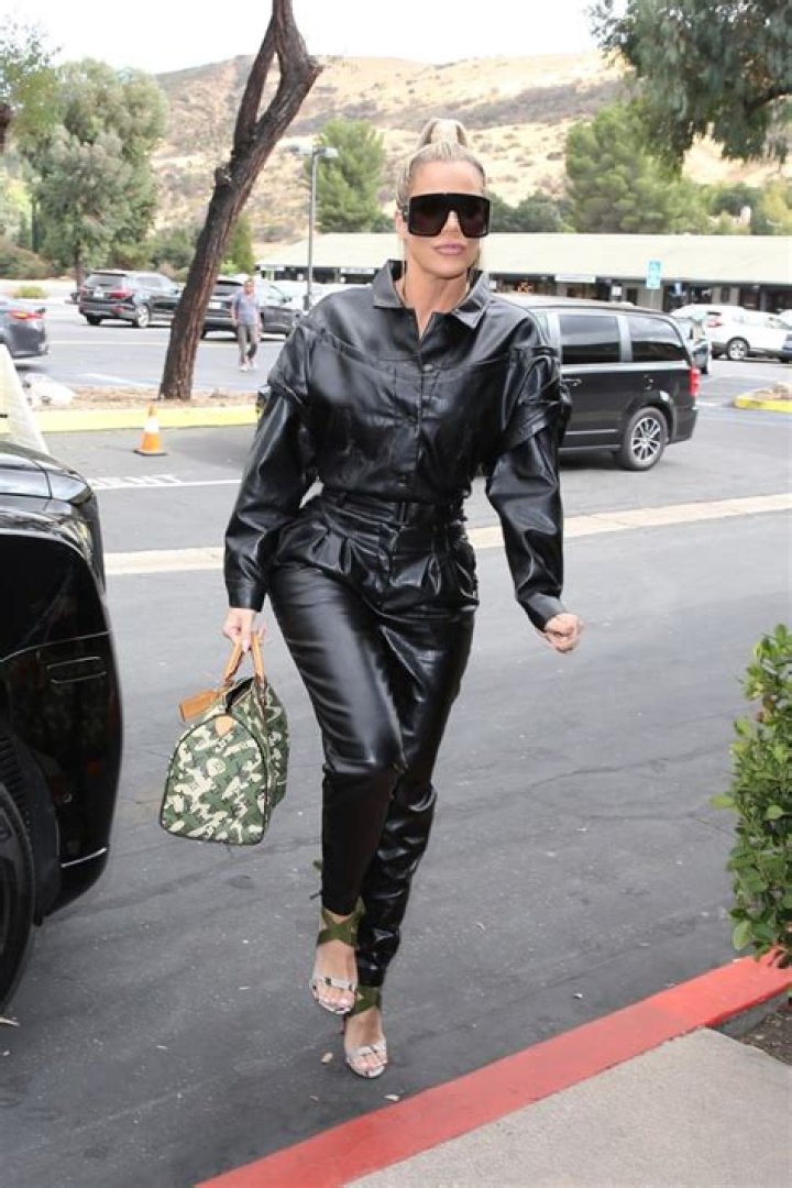 Photos Of The Sisters Wearing The Trend – Hollywood Life