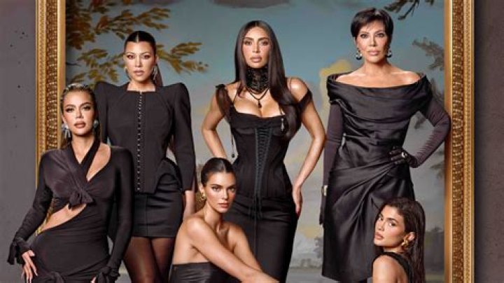 29 Hottest Kardashian & Jenner Pics Of 2017