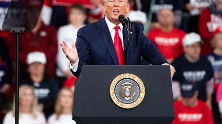 Karlie Kloss Surpisingly Admits She Won’t Vote For Donald Trump In 2020 — Watch